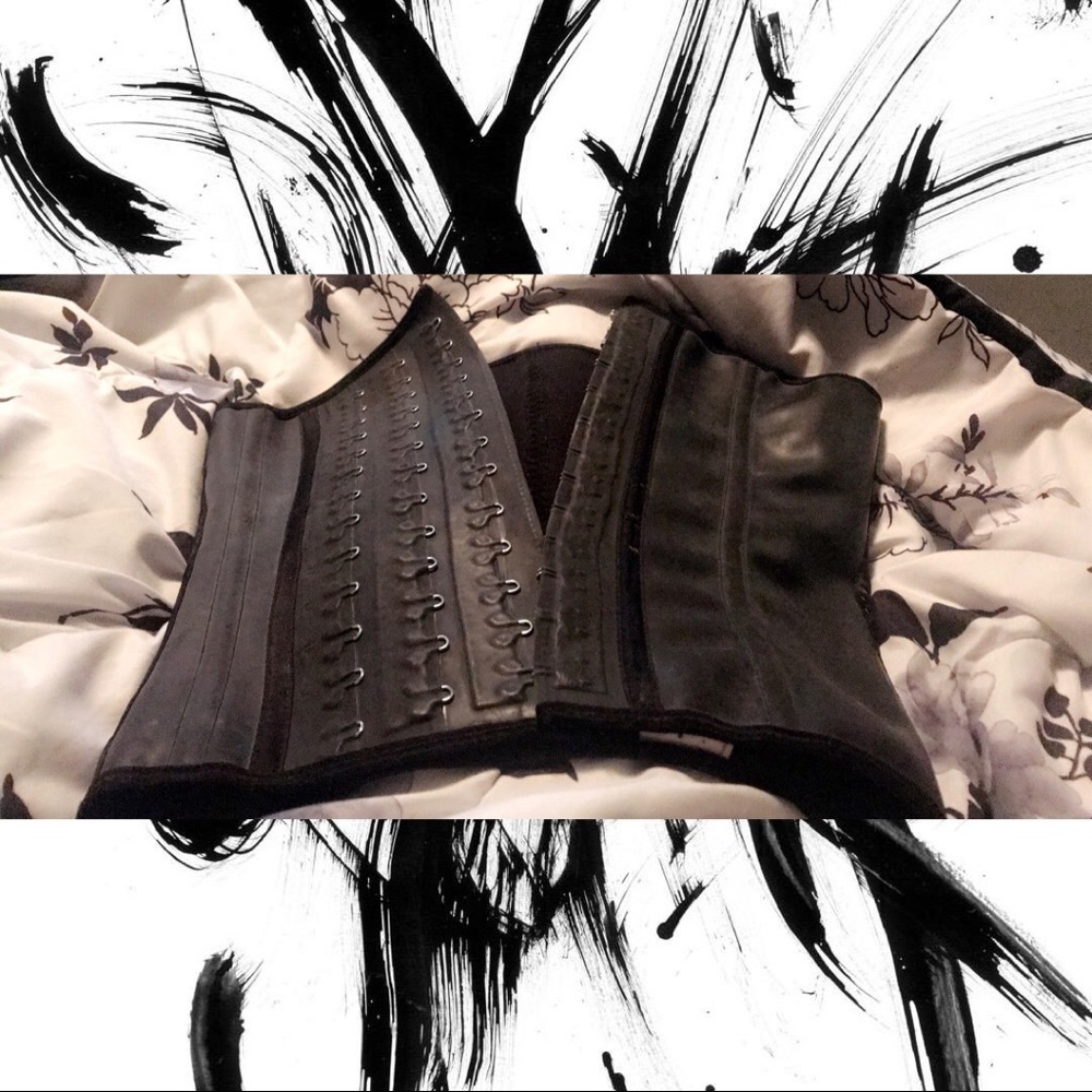Corset waist trainer